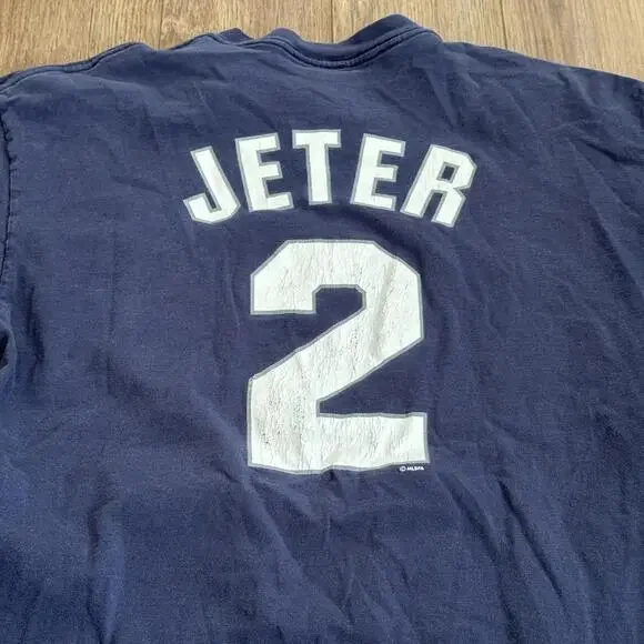 Vintage 90s Derek Jeter New York Yankees Majestic Shirt - Picture 4 of 9